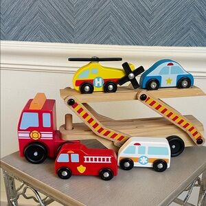 Melissa & Doug Emergency Wooden Rescue Vehicle Set with 4 Rescue Vehicles
